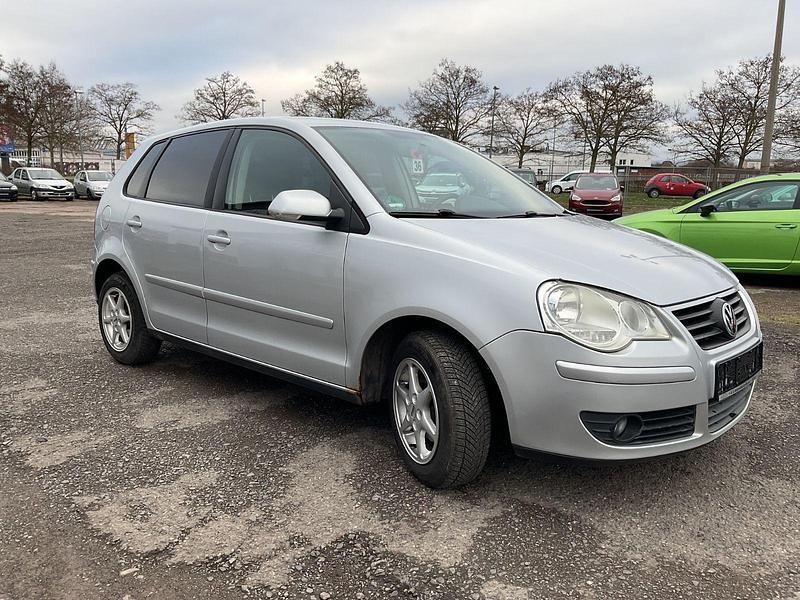 Gebraucht VW Polo Comfortline 75 PS (55 kW) 2006 Silber Kleinwagen