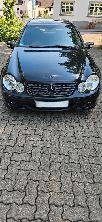 Schwarz Gebraucht 2004 Mercedes C180 Coupé | 1.650 € (Superpreis) - Bild 1/4