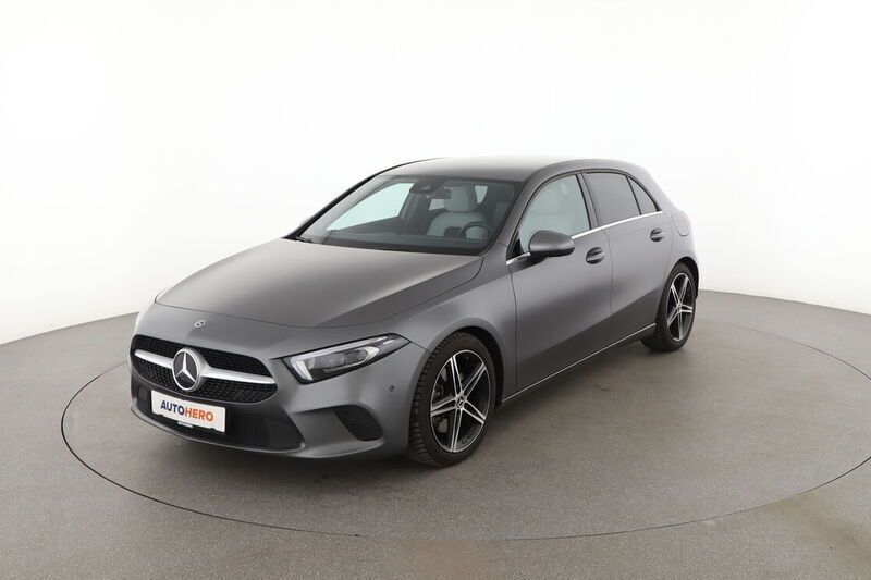 Grau Gebraucht 2019 Mercedes A250 Limousine | 25.720 € (Guter Preis) - Bild 1/4