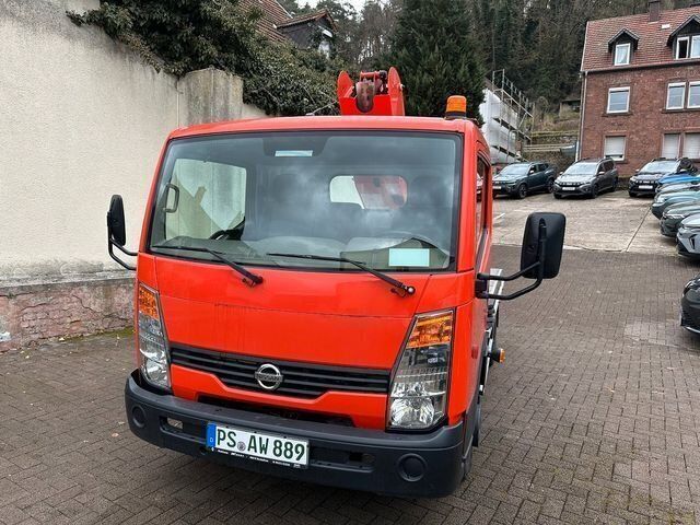 Gebraucht Nissan Cabstar 131 PS (96 kW) 2012 Orange (orange) Pickup