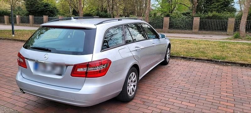 Second-hand Mercedes E250 204 CP (150 kW) 2010 Argintiu Break