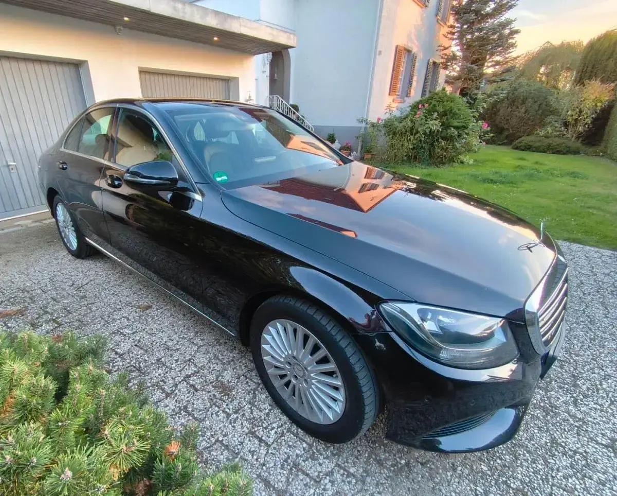 Gebraucht Mercedes C220 Exclusive 170 PS (125 kW) 2016 Schwarz Limousine
