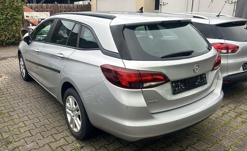 Gebraucht Opel Astra Edition 110 PS (80 kW) 2019 Silber Limousine