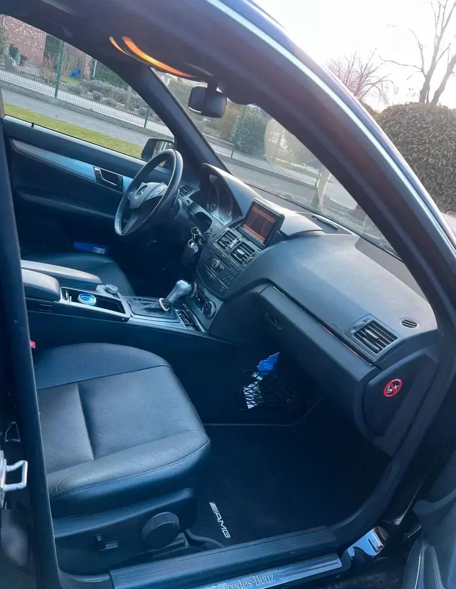 Gebraucht Mercedes C280 231 PS (169 kW) 2008 Schwarz Kombi