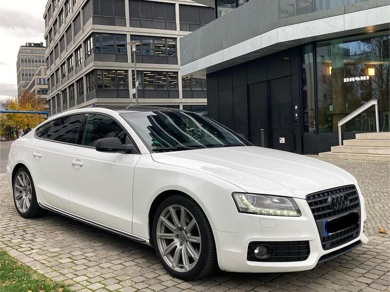 Weiß Gebraucht 2010 Audi A5 Sportback S-Line Limousine | 12.900 € (Guter Preis) - Bild 1/4