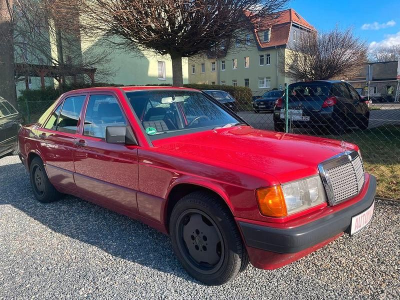 Gebraucht Mercedes 190 109 PS (80 kW) 1990 Rot Limousine