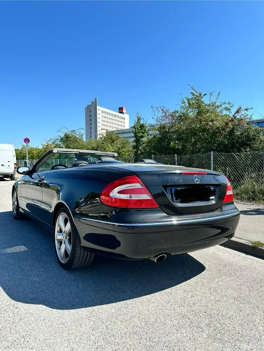 Gebraucht Mercedes CLK320 218 PS (160 kW) 2004 Schwarz Cabrio