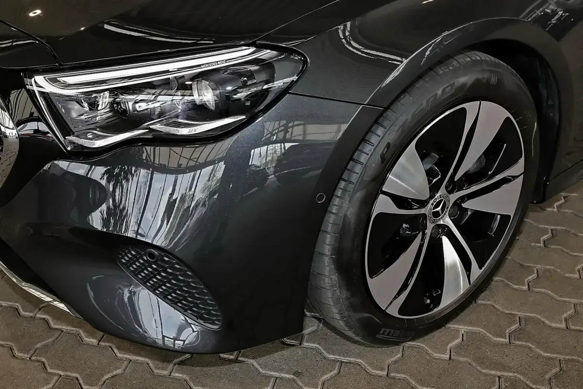 Gebraucht Mercedes E300 Advanced Plus 204 PS (150 kW) 2025 Metalliclack graphitgrau Kombi
