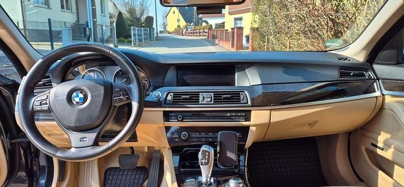 Gebraucht BMW 530 Sport Line 258 PS (189 kW) 2012 Schwarz Kombi