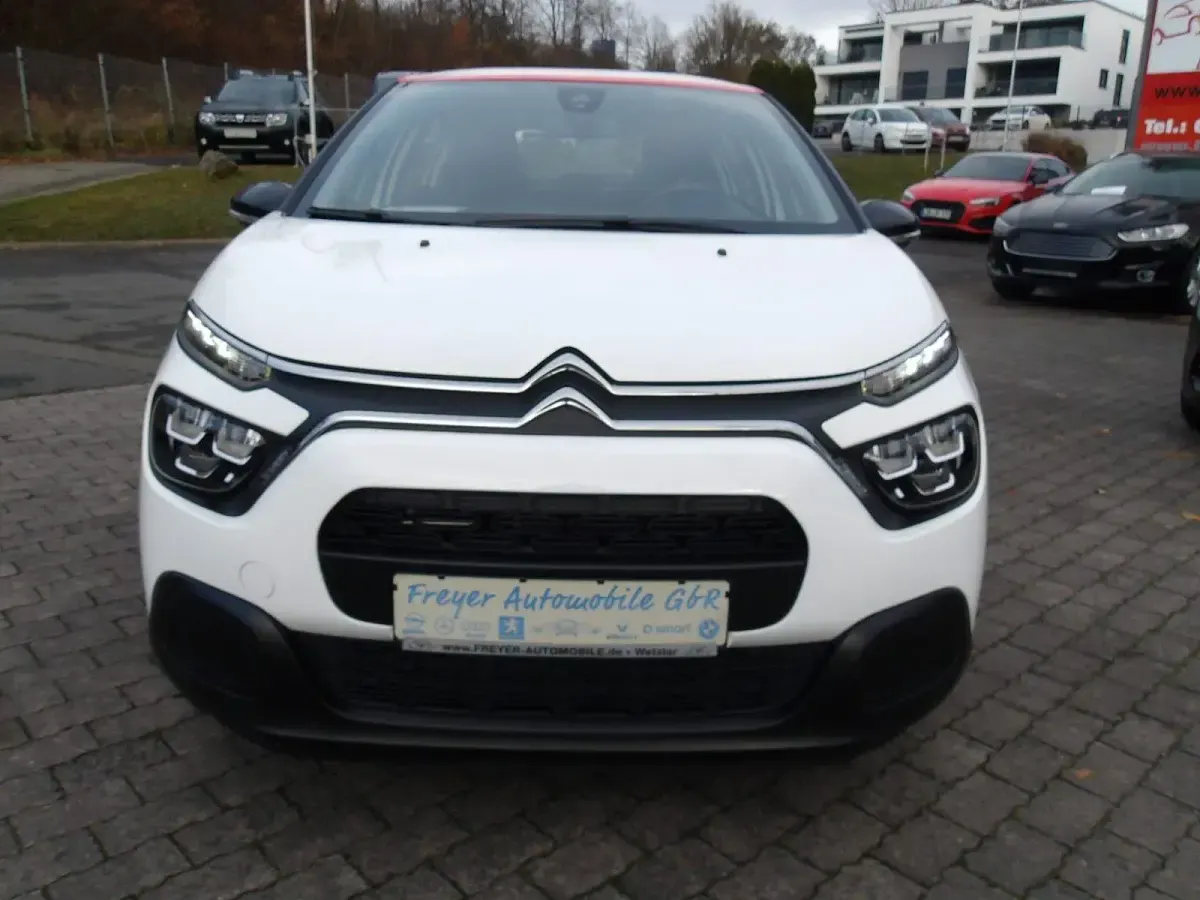 Używany Citroën C3 Feel 82 KM (60 kW) 2021 Biały Hatchback