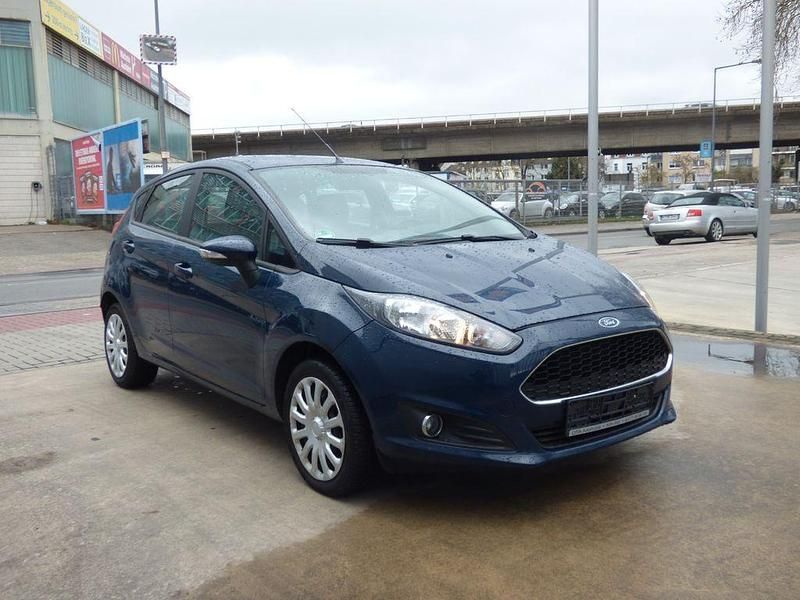 Gebraucht Ford Fiesta Celebration 101 PS (74 kW) 2017 Blau Limousine
