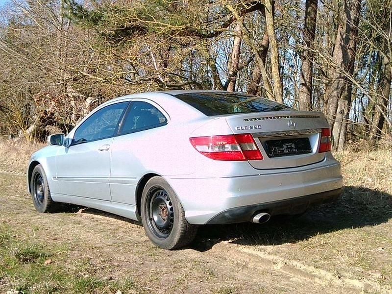 Gebraucht Mercedes C220 150 PS (110 kW) 2010 Silber Coupé
