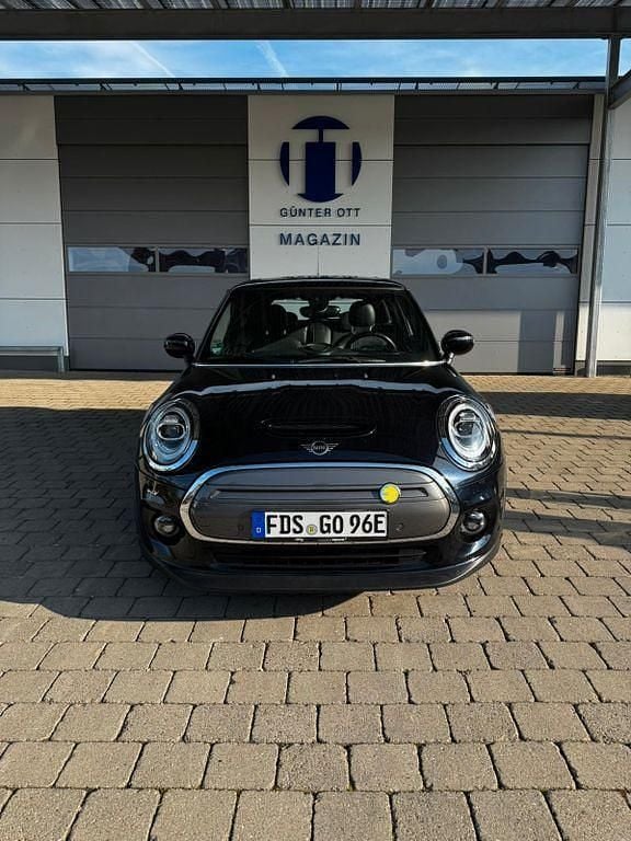 Second-hand Mini Cooper SE 135 kW (184 CP) 2020 Negru Hatchback