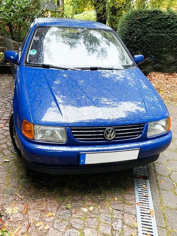 Blau Gebraucht 1999 VW Polo Conceptline Limousine | 1.550 € (Fairer Preis) - Bild 1/4