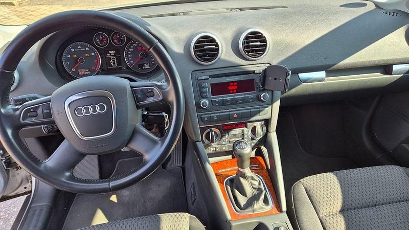Gebraucht Audi A3 Ambiente 105 PS (77 kW) 2012 Silber Kleinwagen