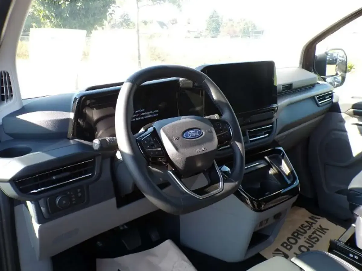 Neu Ford Tourneo Custom Titanium X 170 PS (125 kW) 2026 Grau Van