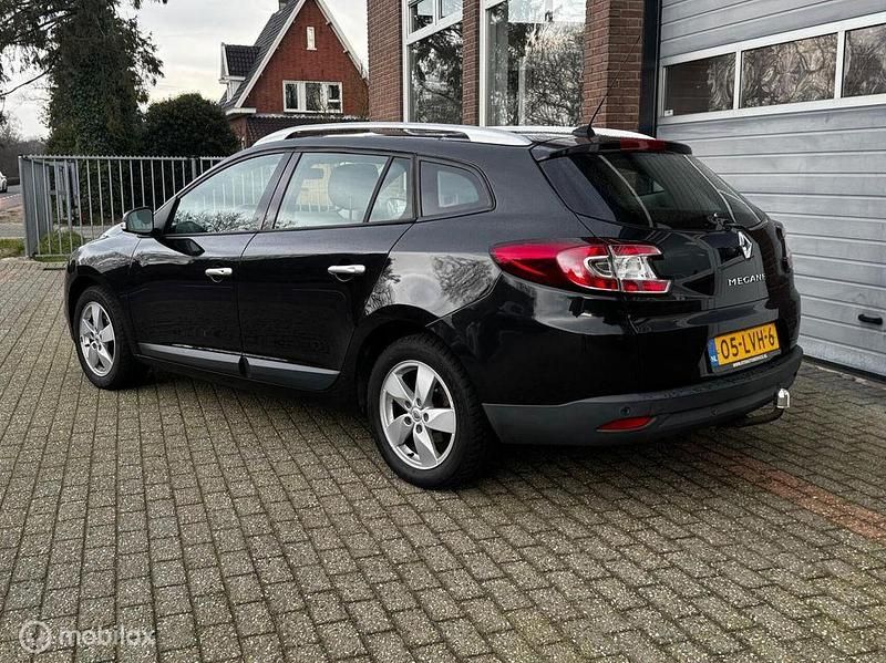 Gebraucht Renault Mégane III Dynamique 110 PS (80 kW) 2010 Schwarz Kombi