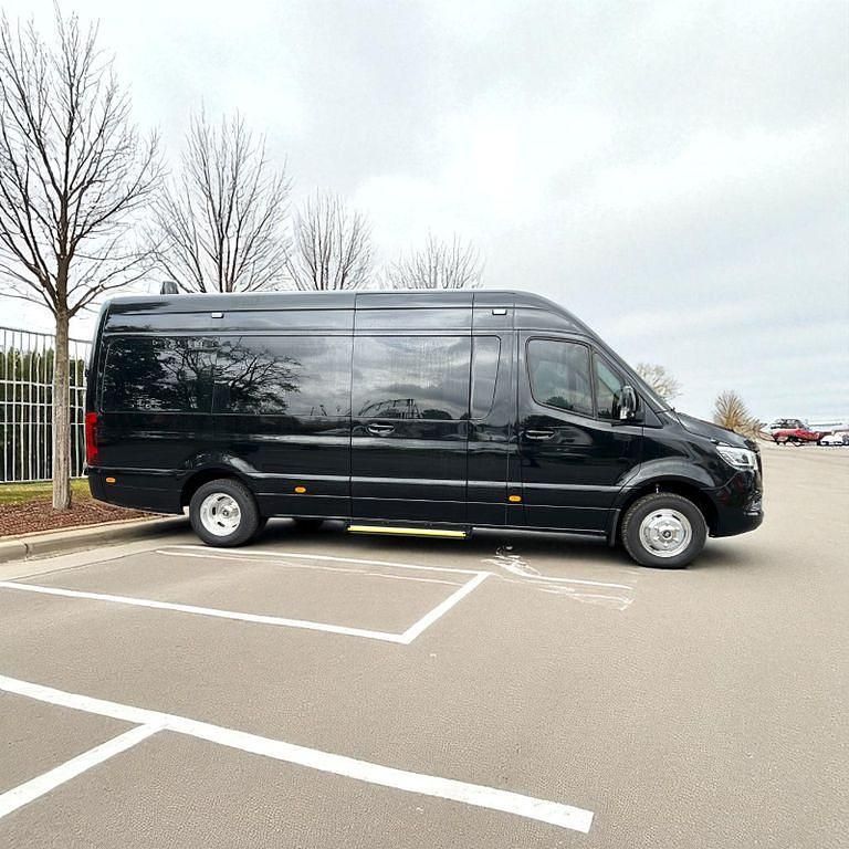 Gebraucht Mercedes Sprinter 190 PS (139 kW) 2020 Obsidianschwarz metallic Van