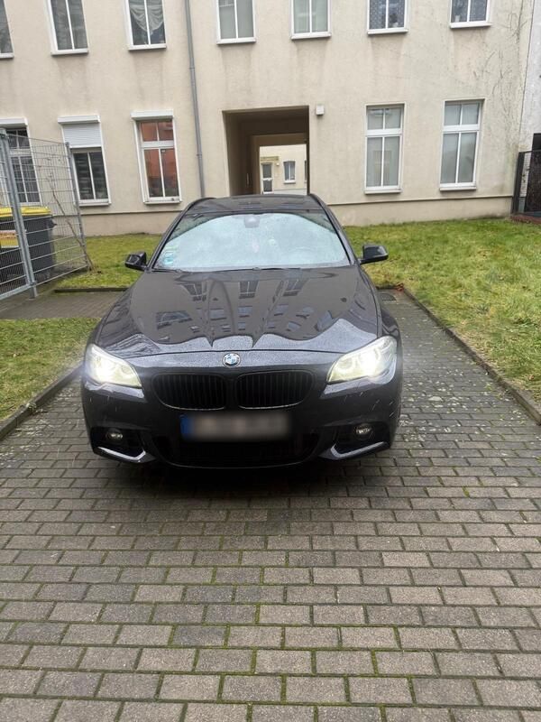 Schwarz Gebraucht 2017 BMW 530 Kombi | 15.500 € (Superpreis) - Bild 1/4