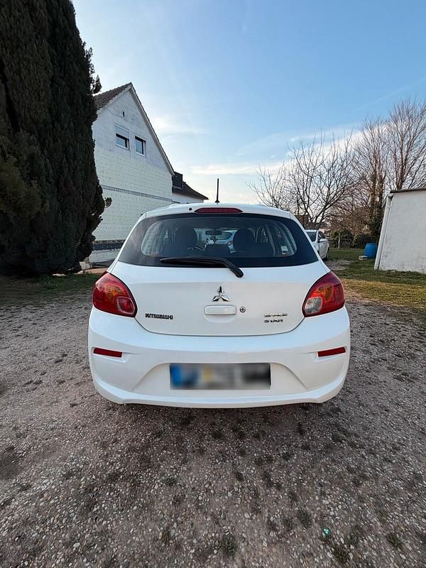 Gebraucht Mitsubishi Space Star 71 PS (52 kW) 2019 Weiß Kleinwagen