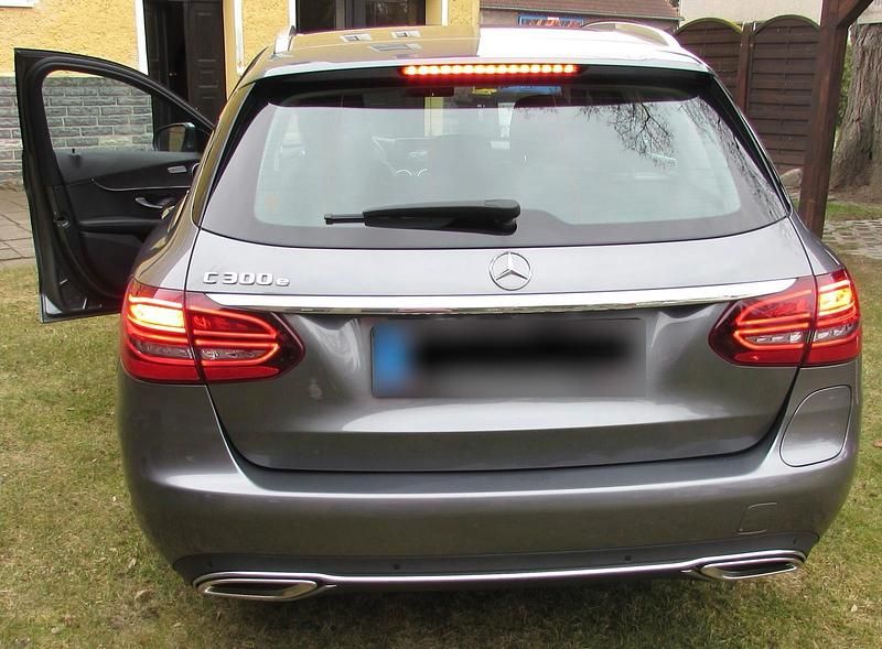 Gebraucht Mercedes C300e 320 PS (235 kW) 2020 Grau Kombi