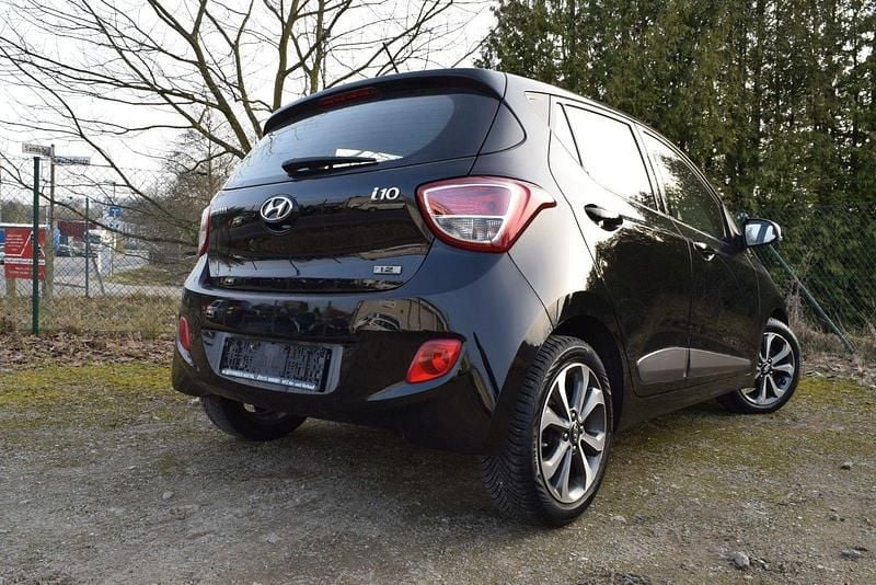 Gebraucht Hyundai i10 Edition 87 PS (63 kW) 2014 Schwarz Kleinwagen