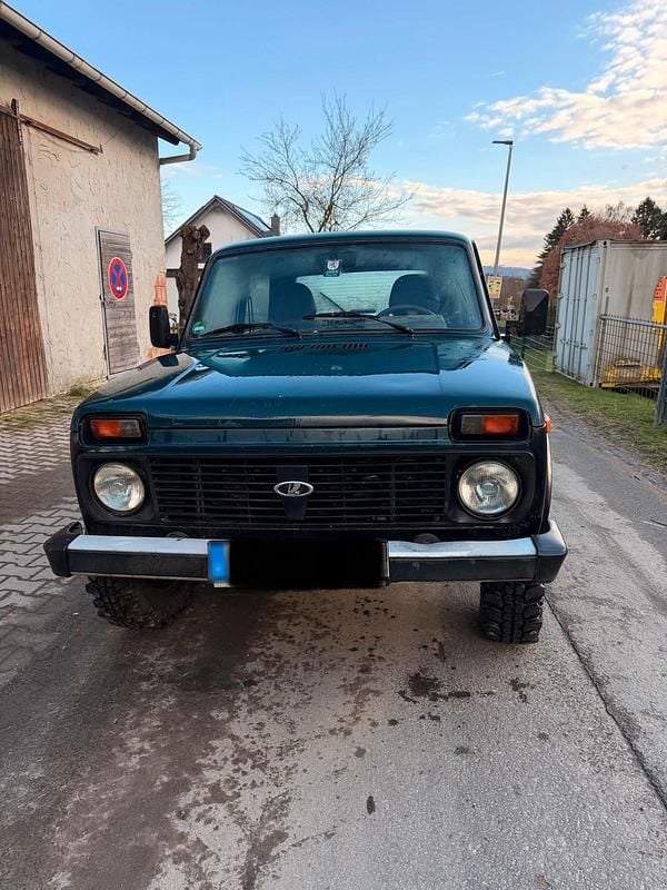 Gebraucht Lada niva 83 PS (61 kW) 2008 Grün SUV
