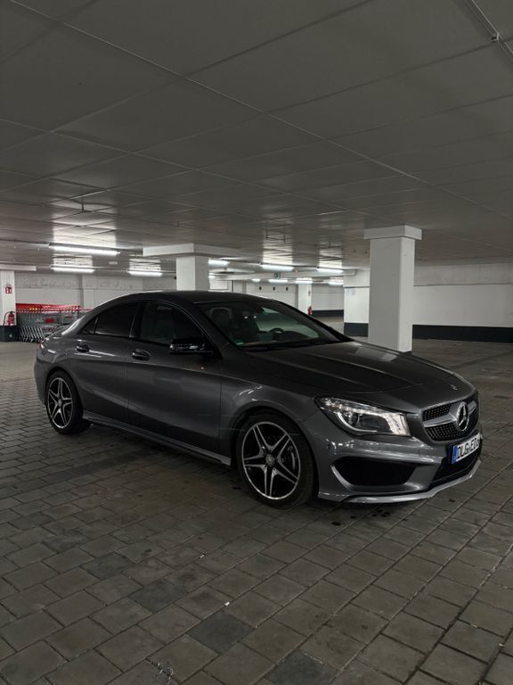 Grau Gebraucht 2015 Mercedes CLA180 AMG line Limousine | 16.900 € (Etwas zu teuer) - Bild 1/4