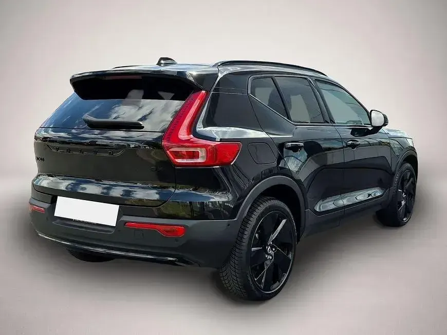 Gebraucht Volvo XC40 Plus 163 PS (119 kW) 2025 Manufacturer SUV