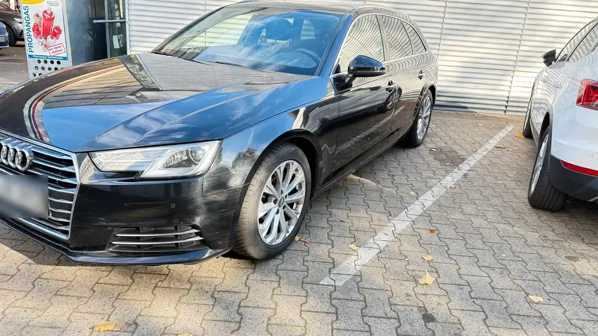 Second-hand Audi A4 150 CP (110 kW) 2017 Negru Break