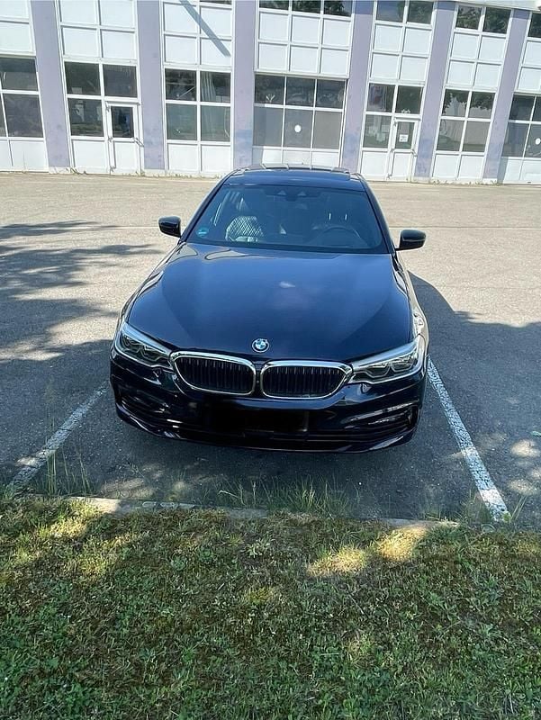 Blau Gebraucht 2018 BMW 540 Sport Line Limousine | 32.000 € (Guter Preis) - Bild 1/4