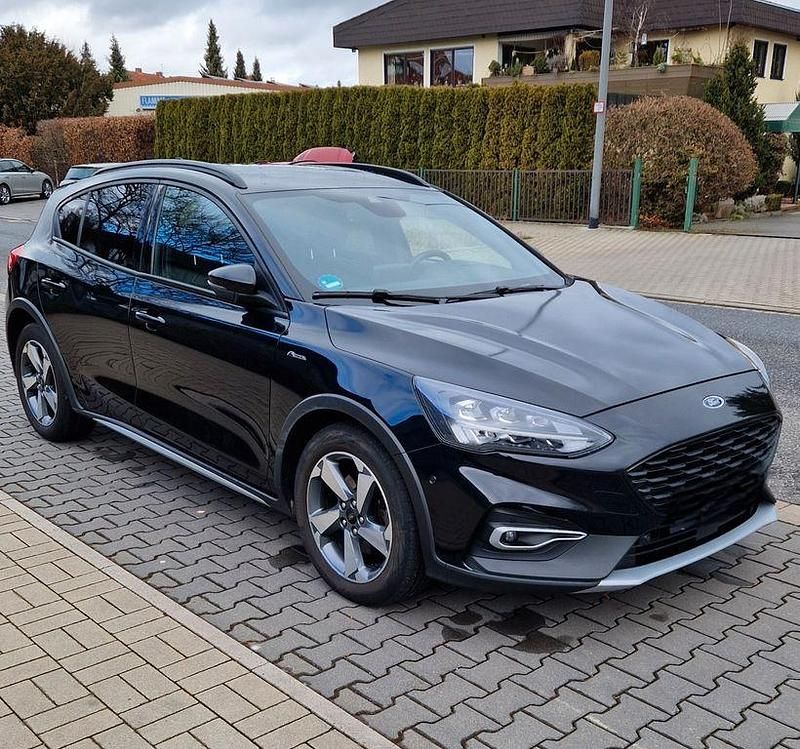 Second-hand Ford Focus Active 150 CP (110 kW) 2020 Negru Berlinǎ