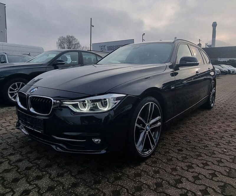 Black sapphire metallic Gebraucht 2018 BMW 340 Sport Line Kombi | 27.898 € (Superpreis) - Bild 1/4