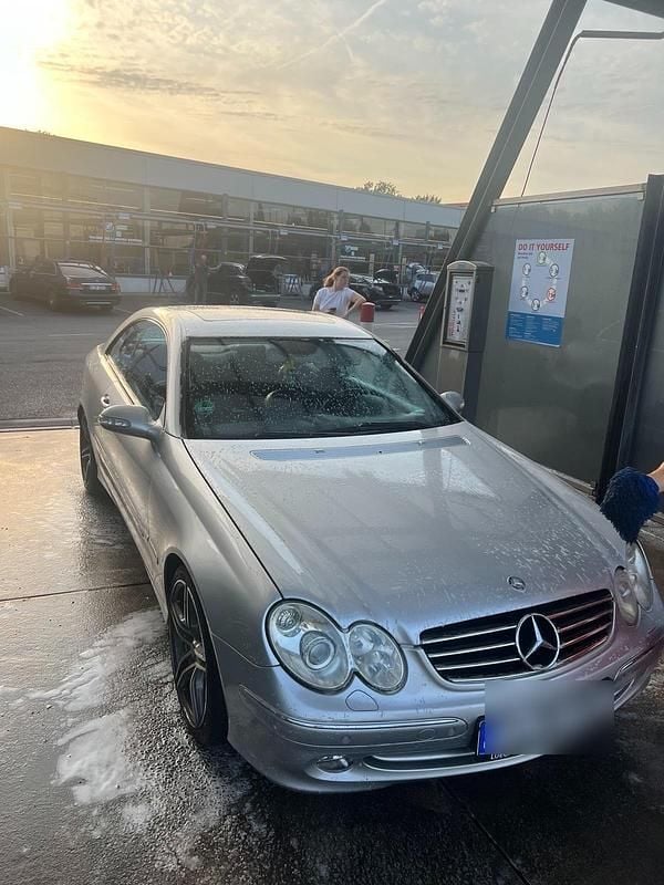Grau Gebraucht 2002 Mercedes CLK320 Avantgarde Coupé | 3.500 € (Guter Preis) - Bild 1/4