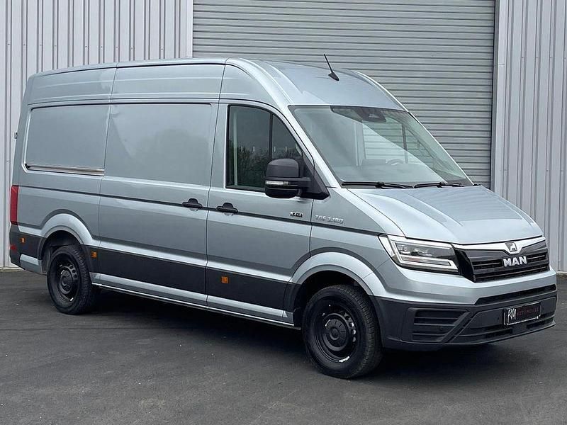 Używany MAN TGE 177 KM (130 kW) 2025 Srebrny Van