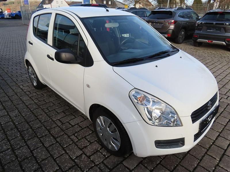Weiß Gebraucht 2011 Suzuki Splash Kleinwagen | 3.290 € (Guter Preis) - Bild 1/4