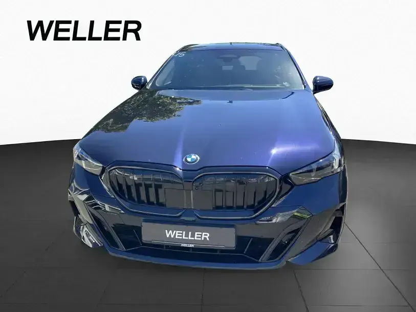 Gebraucht BMW 540 M Sport 303 PS (222 kW) 2025 Schwarz Kombi