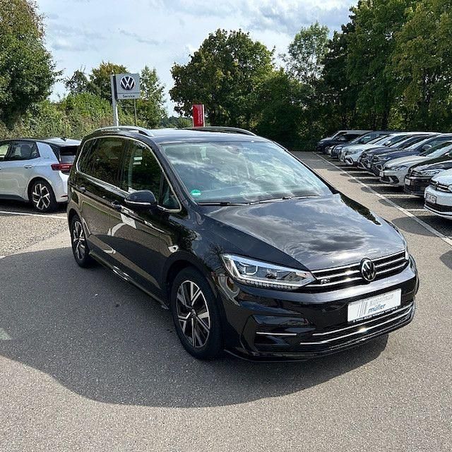 Deep black perleffekt Gebraucht 2021 VW Touran Highline Van / Kleinbus | 29.450 € (Fairer Preis) - Bild 1/4