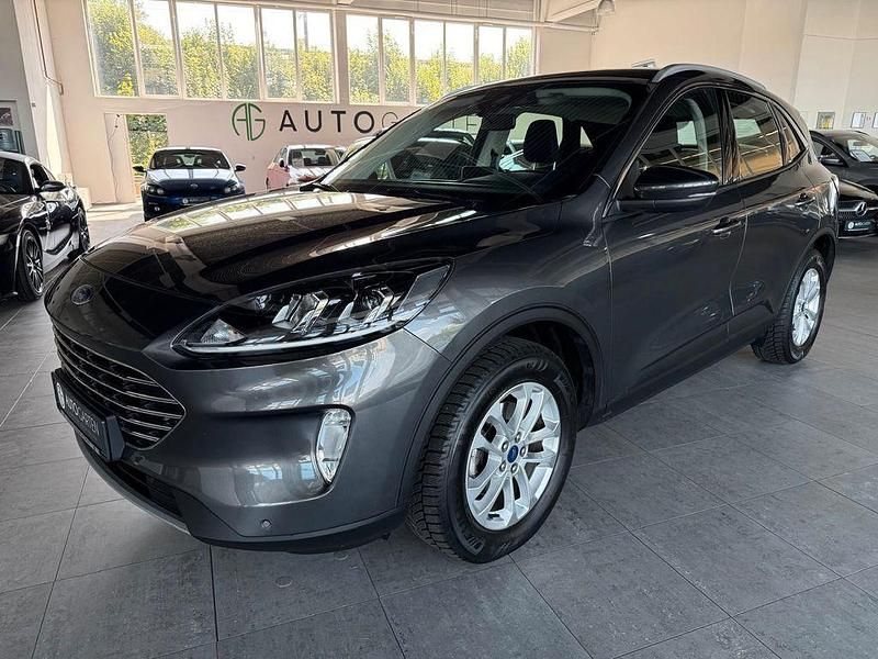 Gebraucht Ford Kuga Titanium 150 PS (110 kW) 2022 Grau SUV