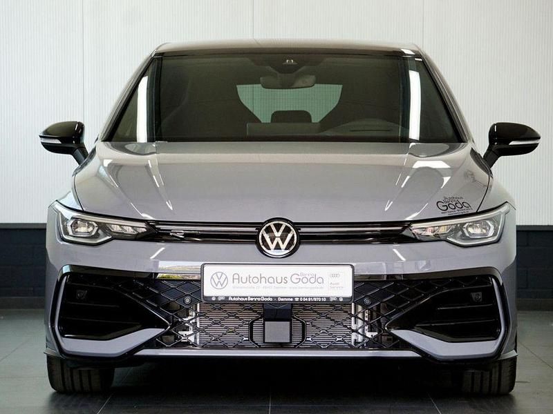 Gebraucht VW Golf VIII R-line 150 PS (110 kW) 2025 Mondsteingrau schwarz Limousine