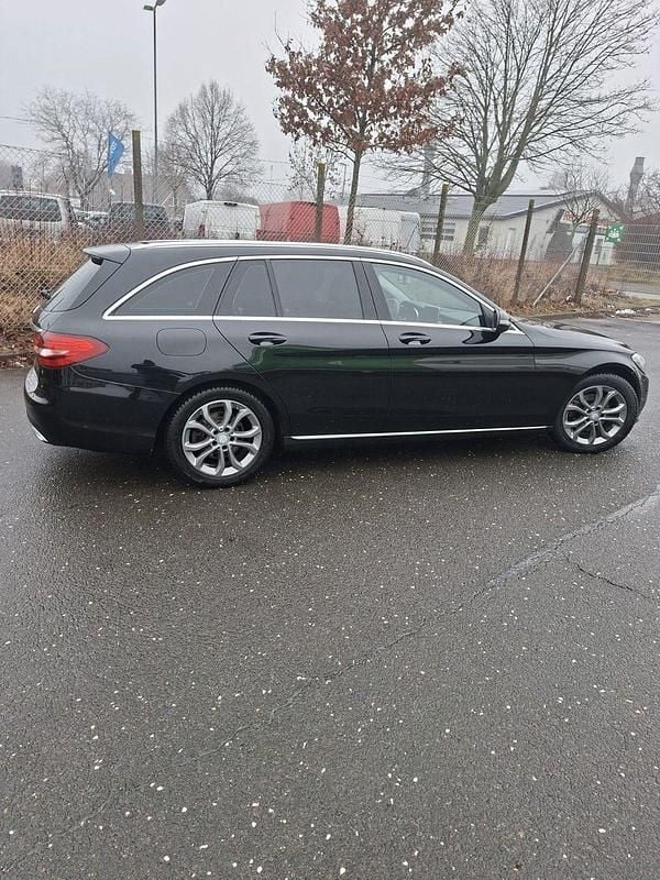 Gebraucht Mercedes C220 170 PS (125 kW) 2016 Schwarz Kombi