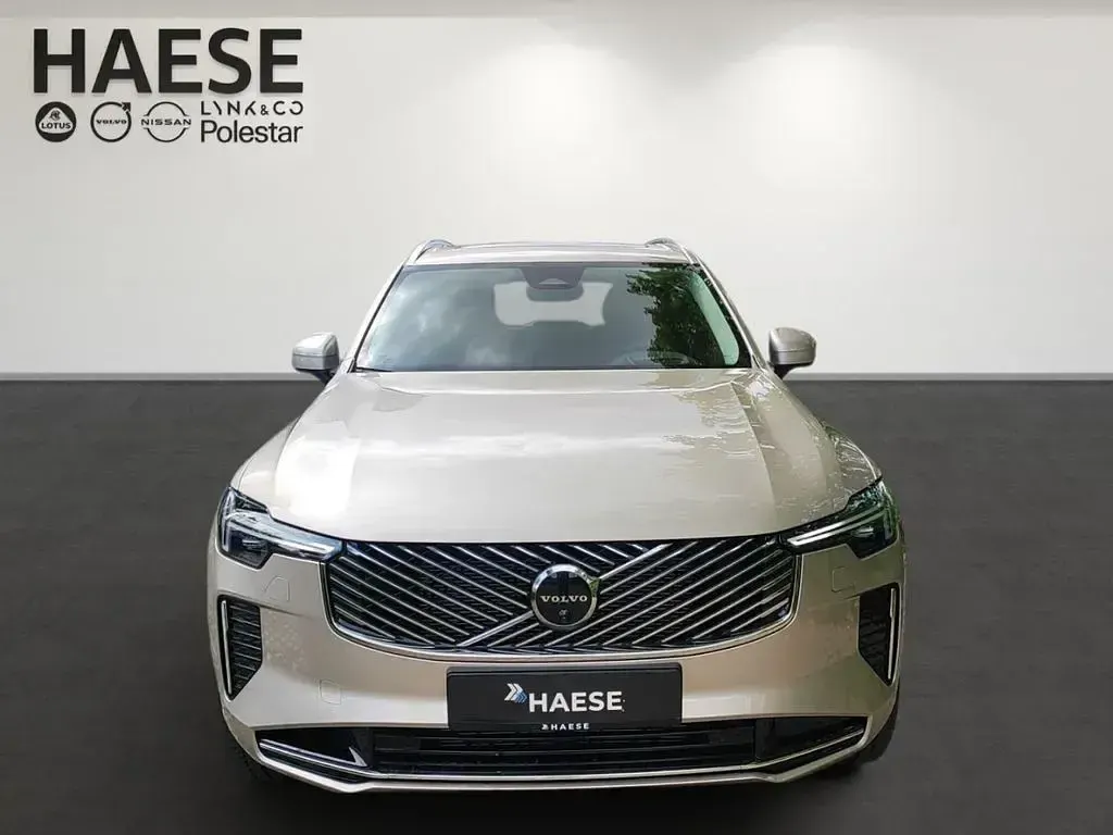 Neu Volvo XC90 Plus 407 PS (299 kW) 2026 Grau SUV