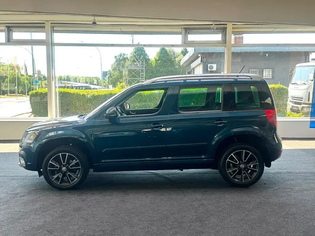 Gebraucht Skoda Yeti Ambition 110 PS (80 kW) 2017 Modra lava/lava blau SUV