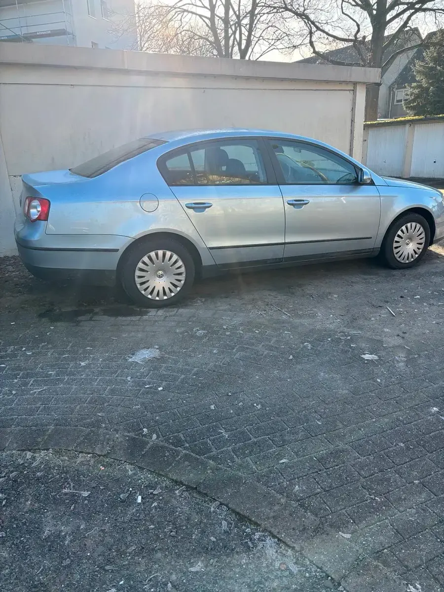 Gebraucht VW Passat 116 PS (85 kW) 2006 Blau Limousine