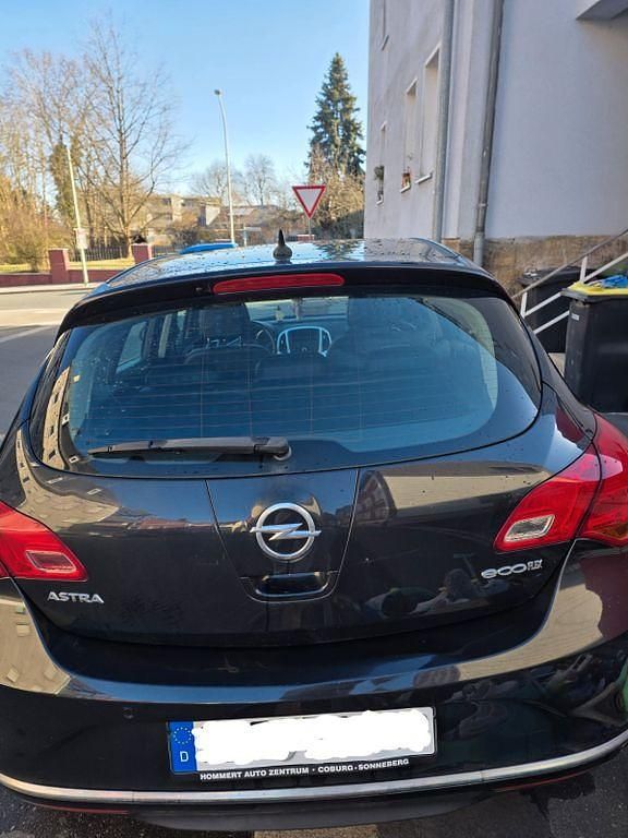 Gebraucht Opel Astra Edition 136 PS (100 kW) 2014 Schwarz Limousine