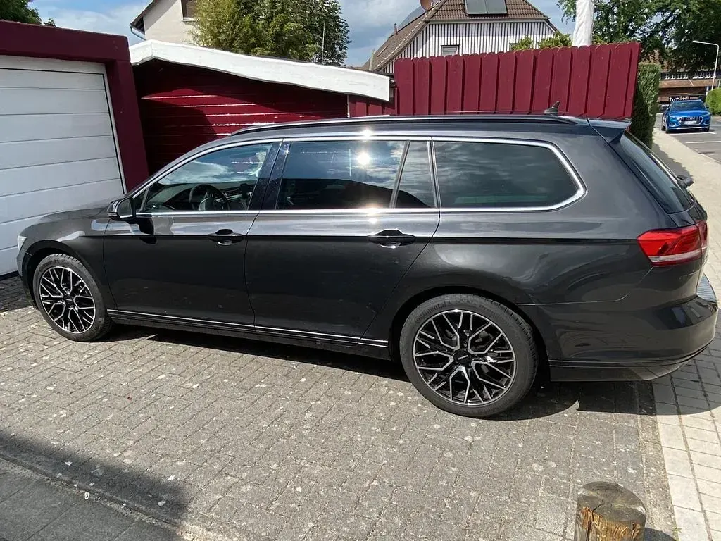 Gebraucht VW Passat Comfortline 150 PS (110 kW) 2017 Grau Kombi