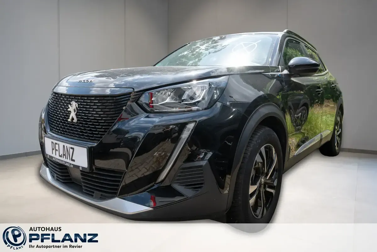 Gebraucht Peugeot e-2008 Allure 100 kW (136 PS) 2022 SUV