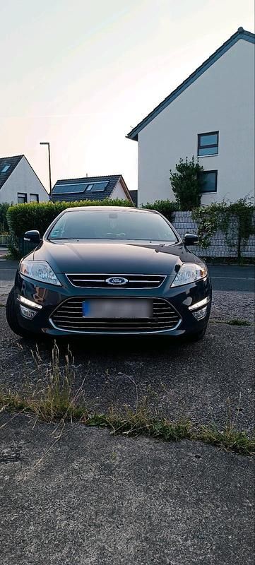 Grau Gebraucht 2011 Ford Mondeo Limousine | 7.200 € - Bild 1/4