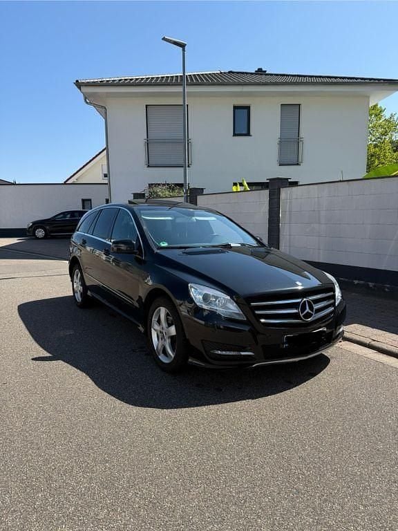 Gebraucht Mercedes R350 AMG 265 PS (194 kW) 2012 Schwarz Van / Kleinbus