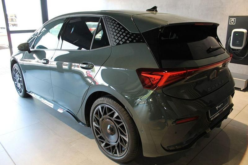 Gebraucht Cupra Born VZ3 239 kW (326 PS) 2024 Grün Kleinwagen